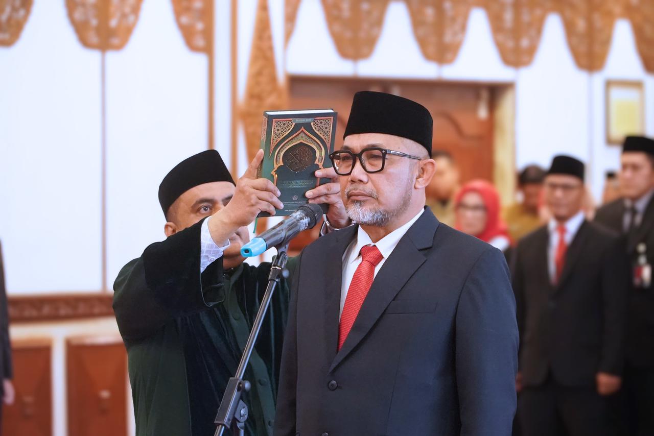 Lantik Komisaris Utama Bank Jambi, Gubernur Minta Pembenahan